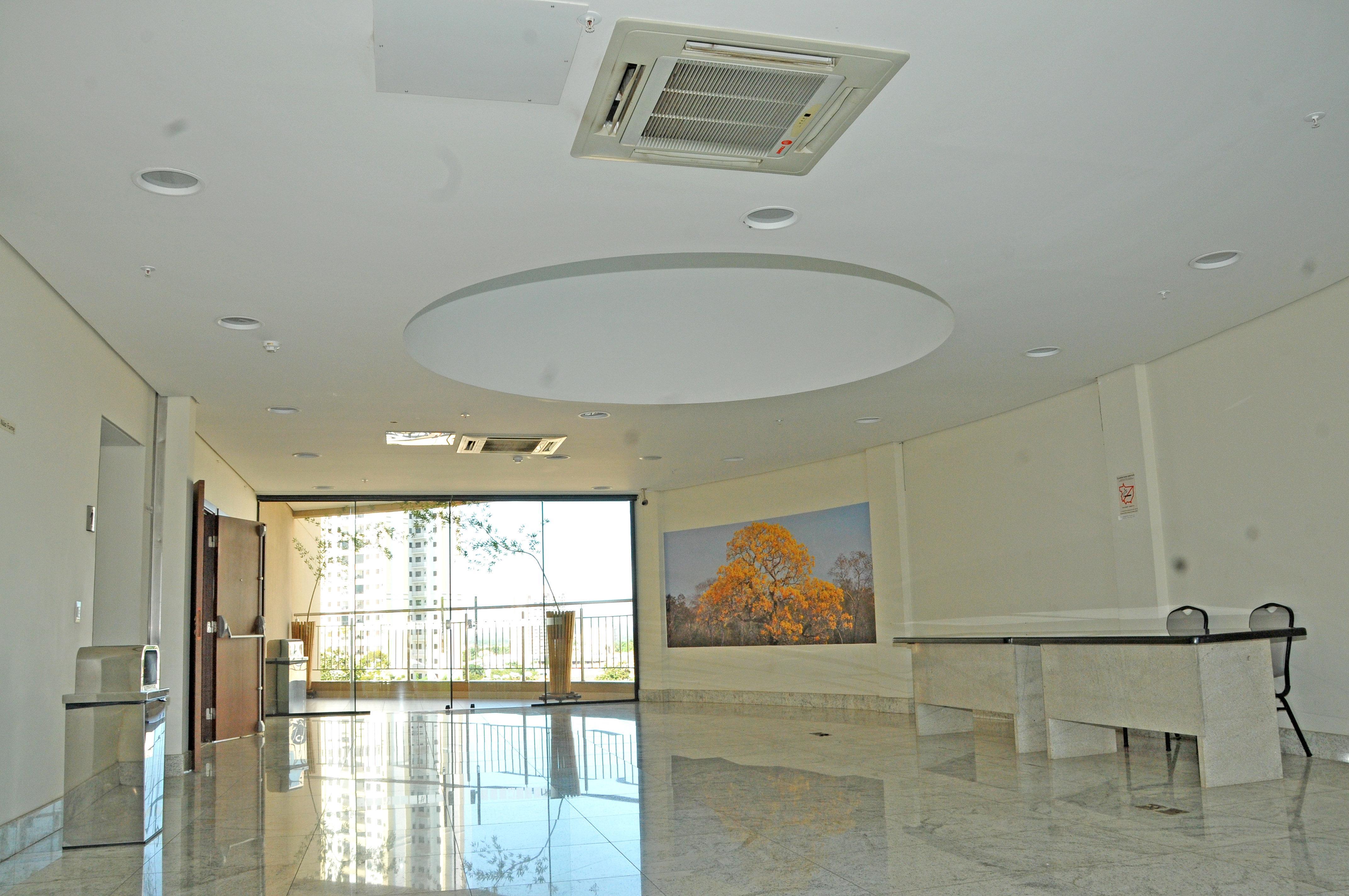 홀리데이 인 익스프레스 쿠이아바 호텔 외부 사진 The interior of the new building