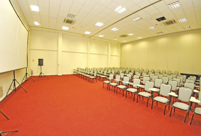 홀리데이 인 익스프레스 쿠이아바 호텔 외부 사진 The main conference room